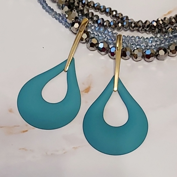NWT Gold Bar 90s Inspired Cyan Blue Teardrop Large Gold Earrings - Picture 6 of 15